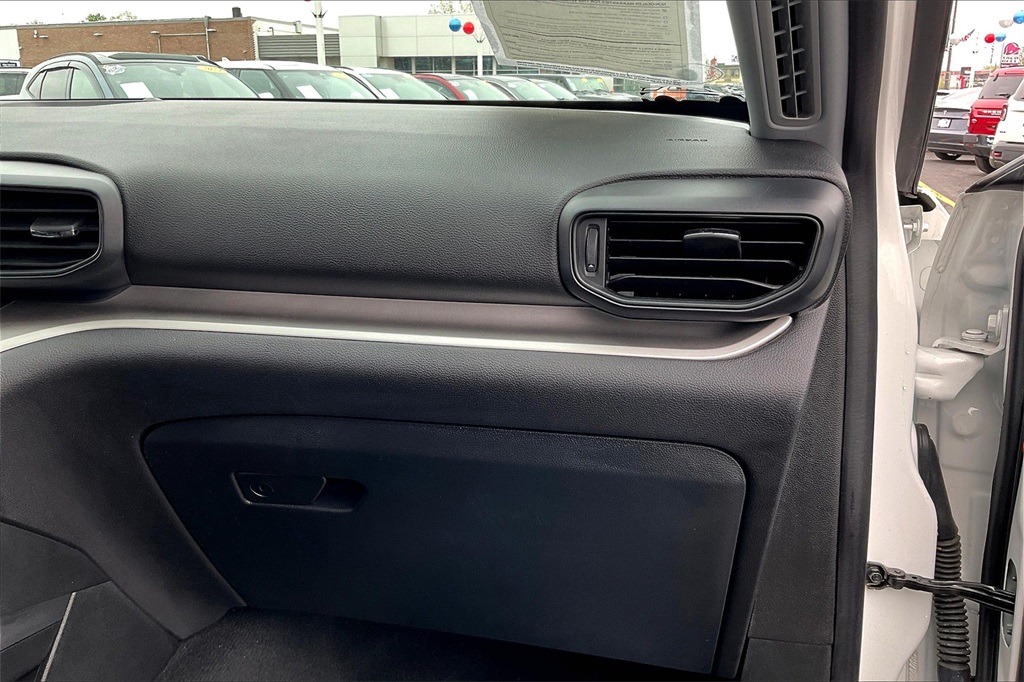 2022 Ford Explorer XLT photo 13