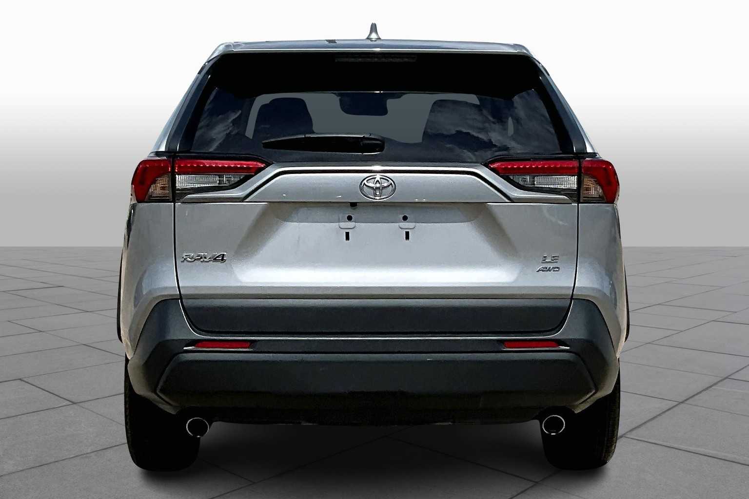 2024 Toyota RAV4 LE photo 4