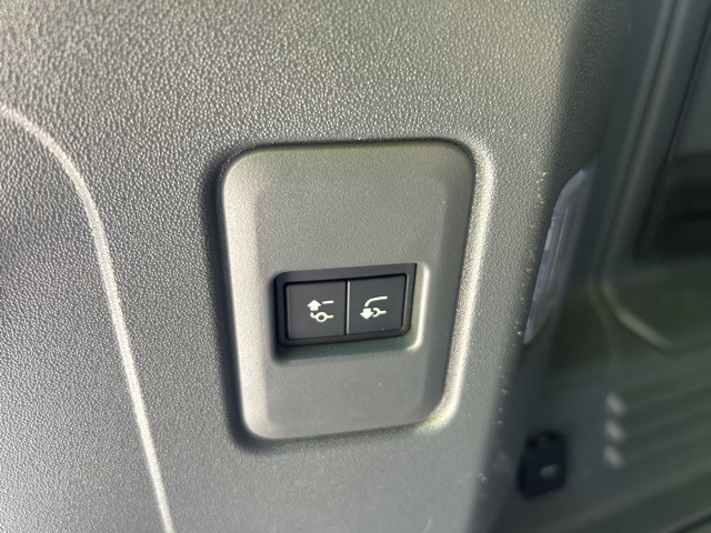 2023 Land Rover Defender 110 photo 16