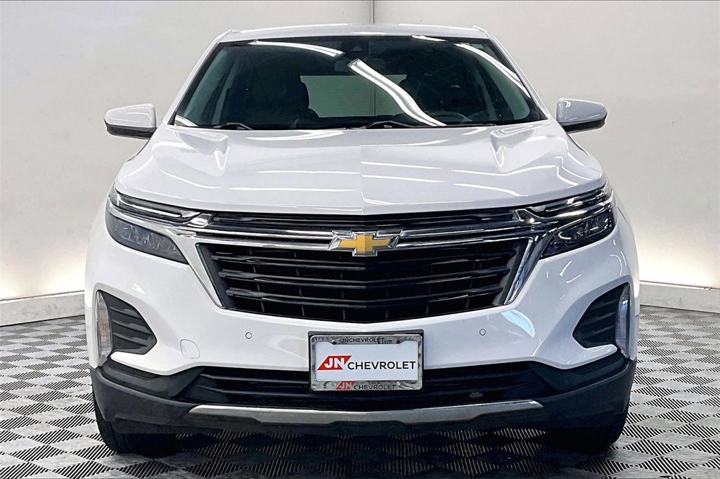 2022 Chevrolet Equinox LT photo 2