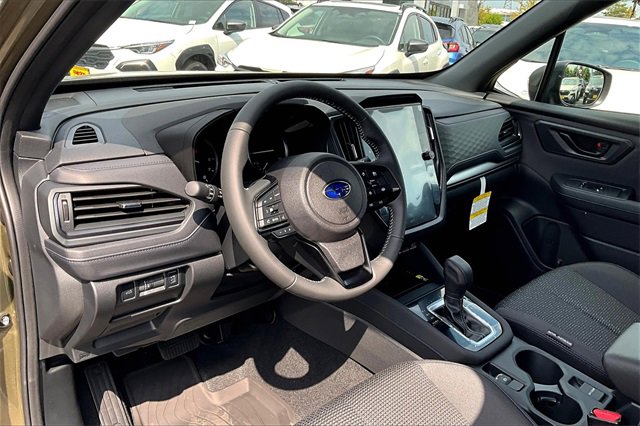 2025 Subaru Forester Premium photo 7