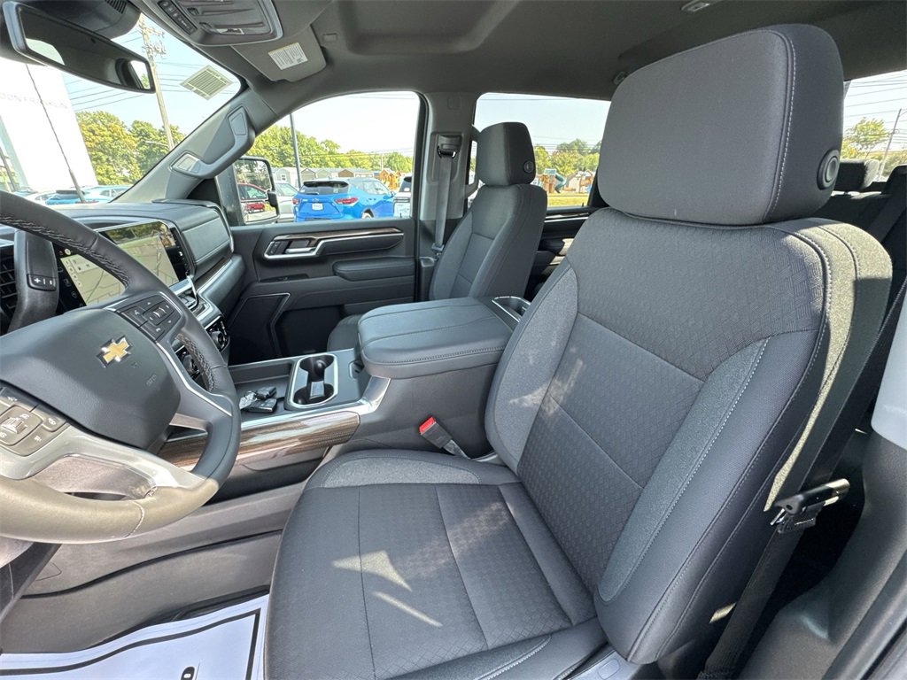 2025 Chevrolet Silverado 2500HD LT photo 11