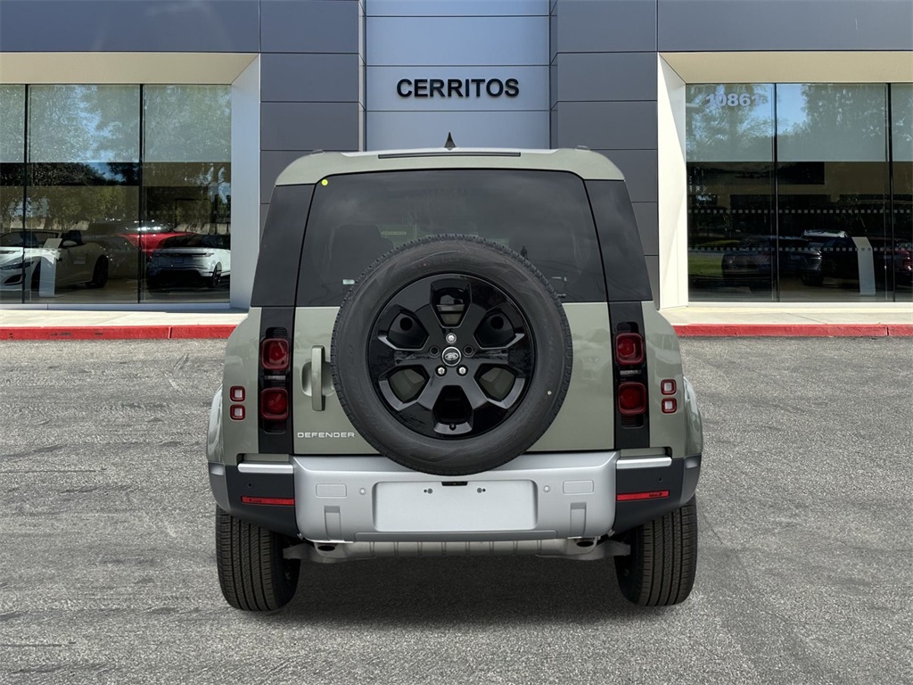 2025 Land Rover Defender 110 S photo 4