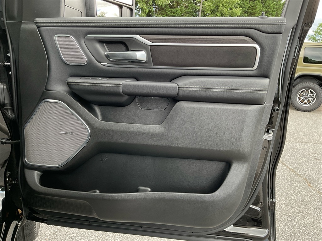 2025 Ram 1500 Laramie photo 31