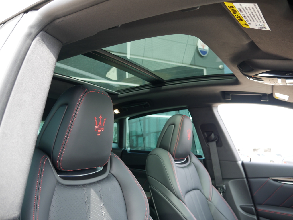 2024 Maserati Levante Modena photo 4