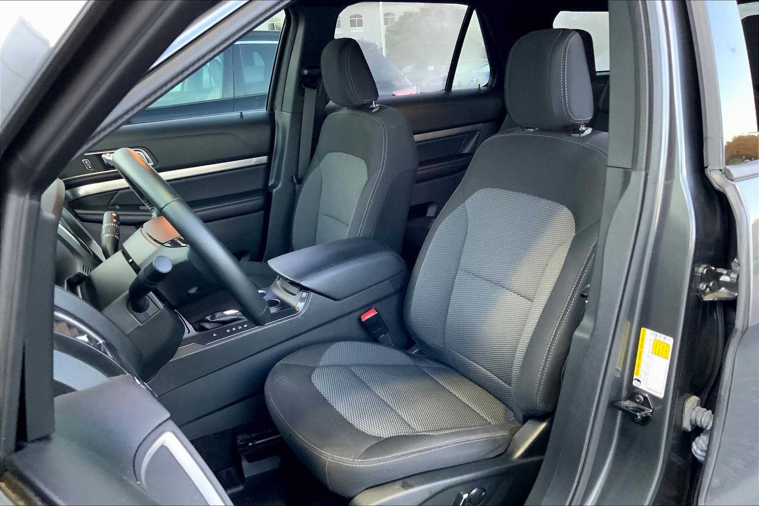 2018 Ford Explorer XLT photo 7