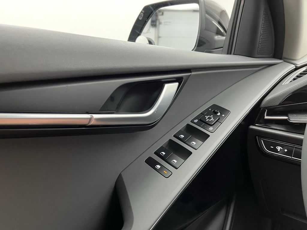 2023 Kia Niro EX photo 21