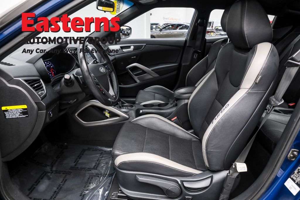 2017 Hyundai Veloster Turbo photo 12