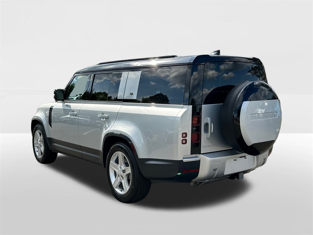 2024 Land Rover Defender 130 S photo 2
