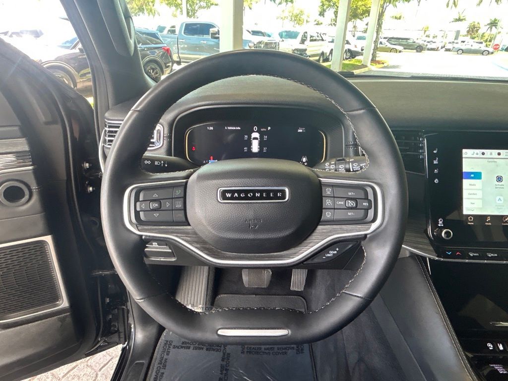 2024 Jeep Wagoneer L Series II photo 10
