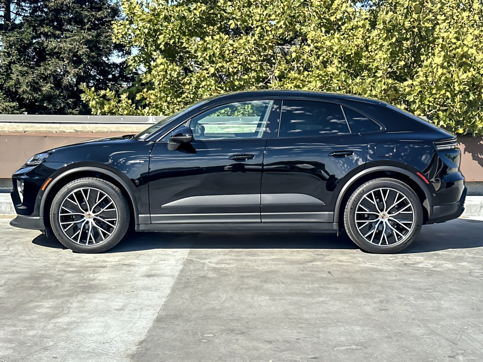 Used 2025 Porsche Macan Base with VIN WP1AD2XA4SL076451 for sale in Walnut Creek, CA