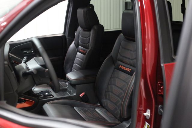 2025 Nissan Frontier PRO-4X photo 9