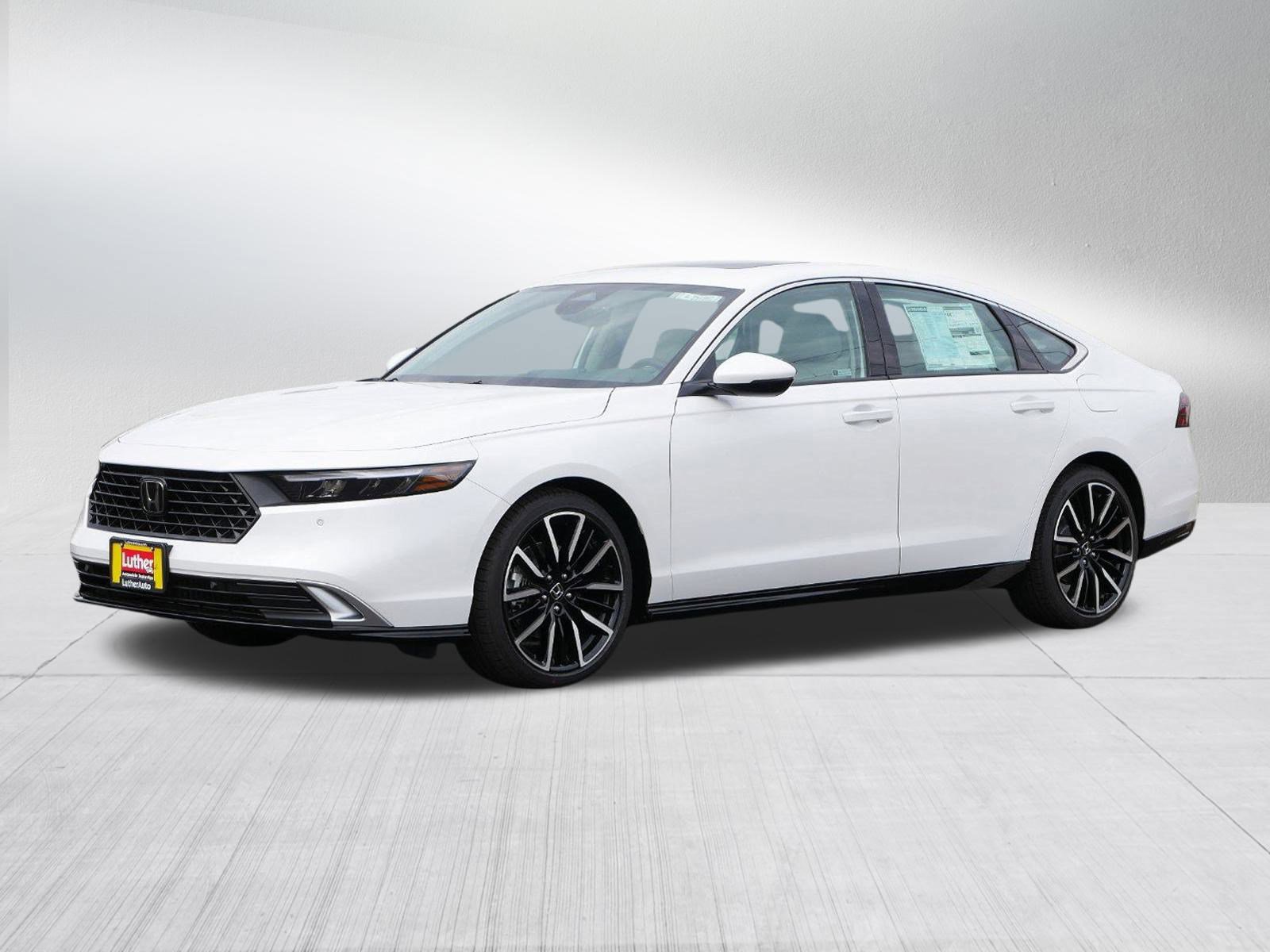 2025 Honda Accord Hybrid Touring photo 3