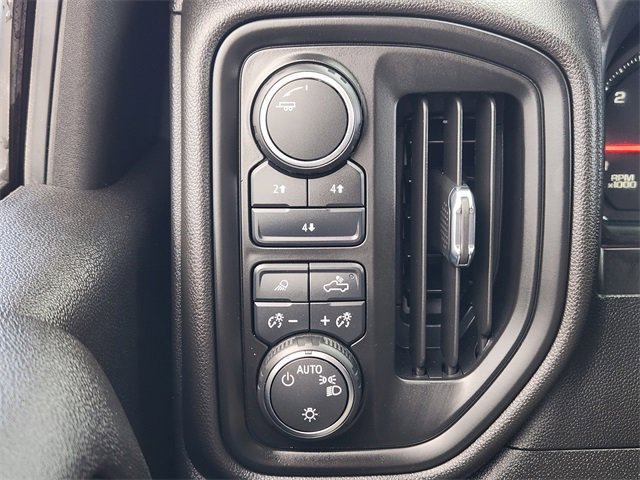 2024 Chevrolet Silverado 2500HD Custom photo 20