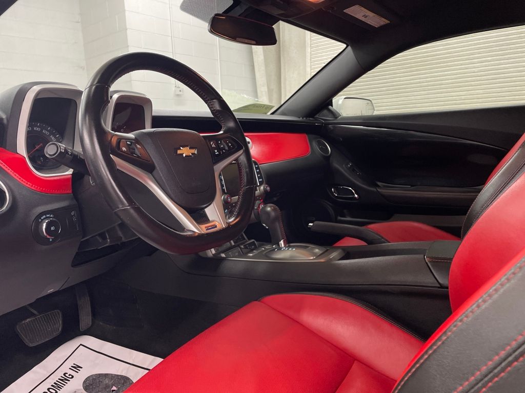 2015 Chevrolet Camaro SS photo 4