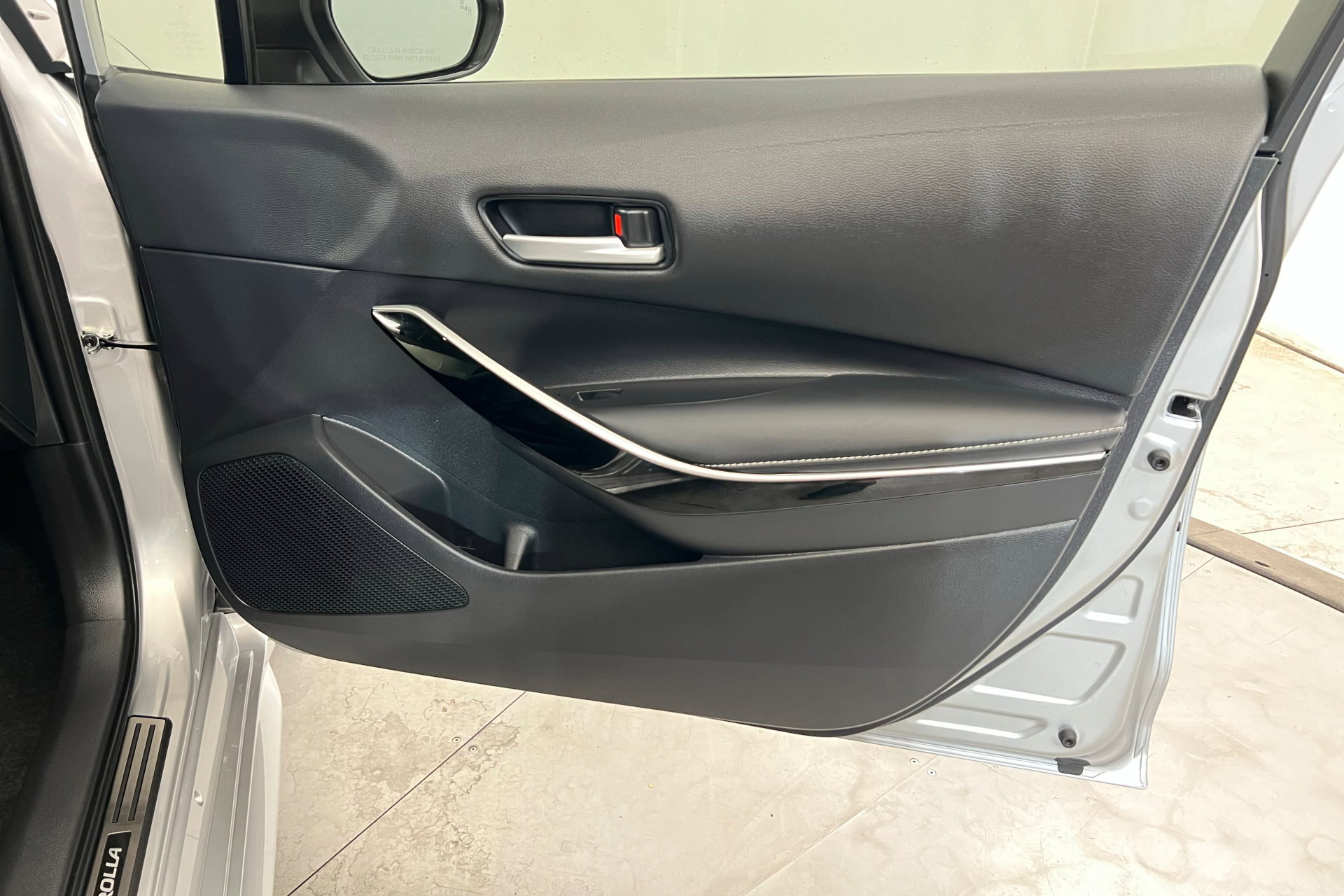 2024 Toyota Corolla Hybrid LE photo 21