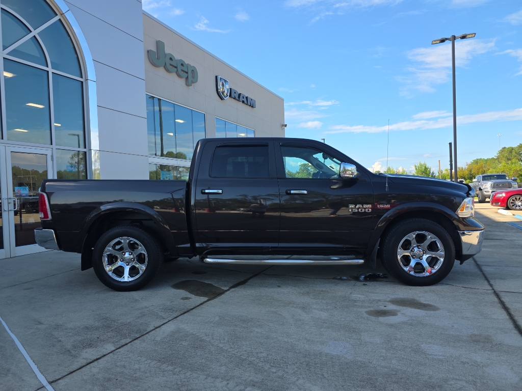 2017 Ram 1500 Laramie photo 9