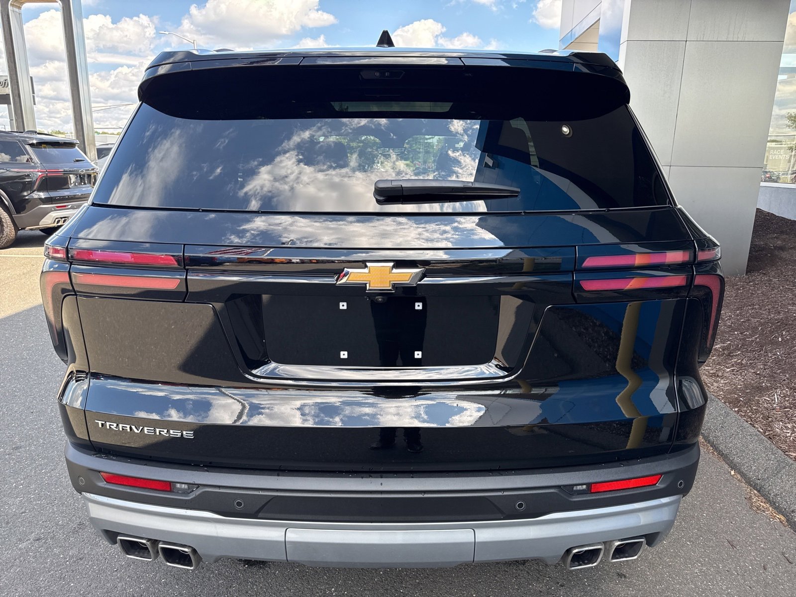 2026 Chevrolet Traverse photo 3