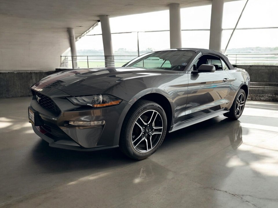 2018 Ford Mustang EcoBoost Premium photo 2