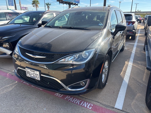 2020 Chrysler Pacifica Touring L photo 2
