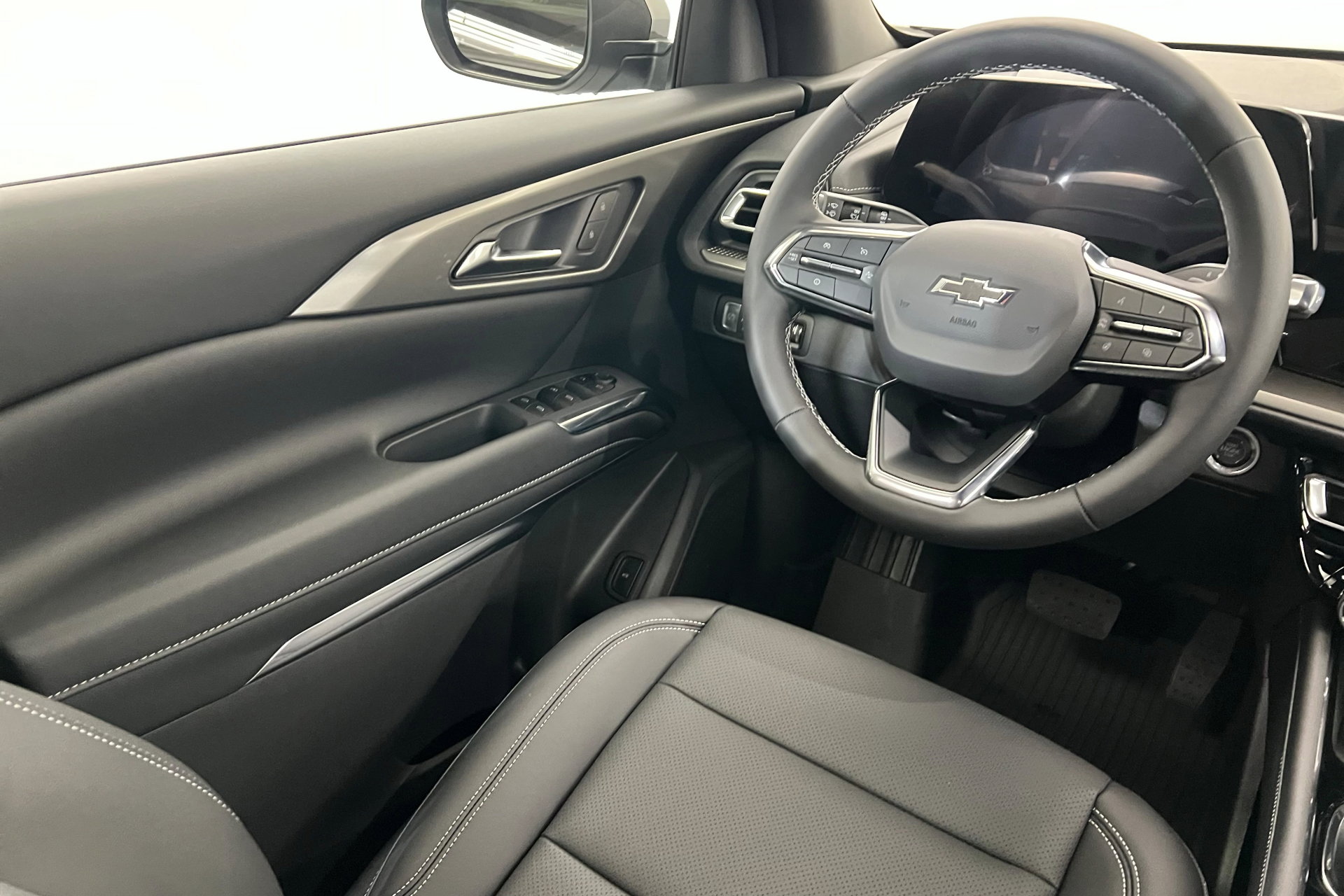 2026 Chevrolet Traverse photo 11