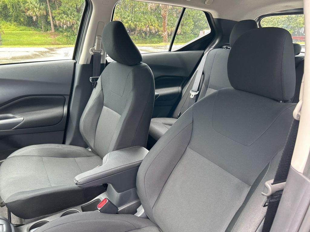2025 Nissan Kicks Play S photo 11