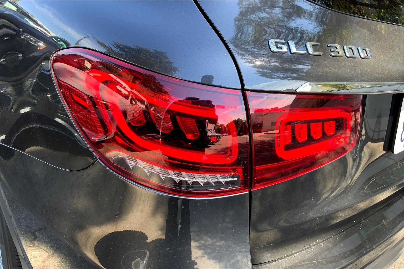 2021 Mercedes Benz GLC 300 photo 27