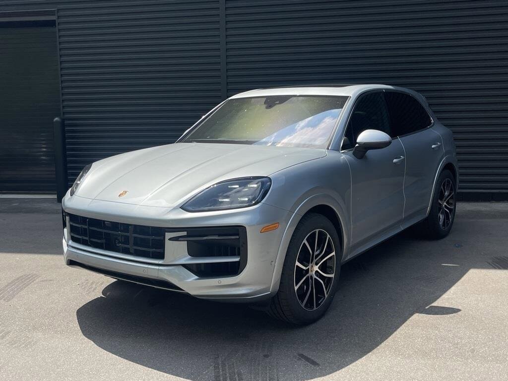 2025 Porsche Cayenne Base