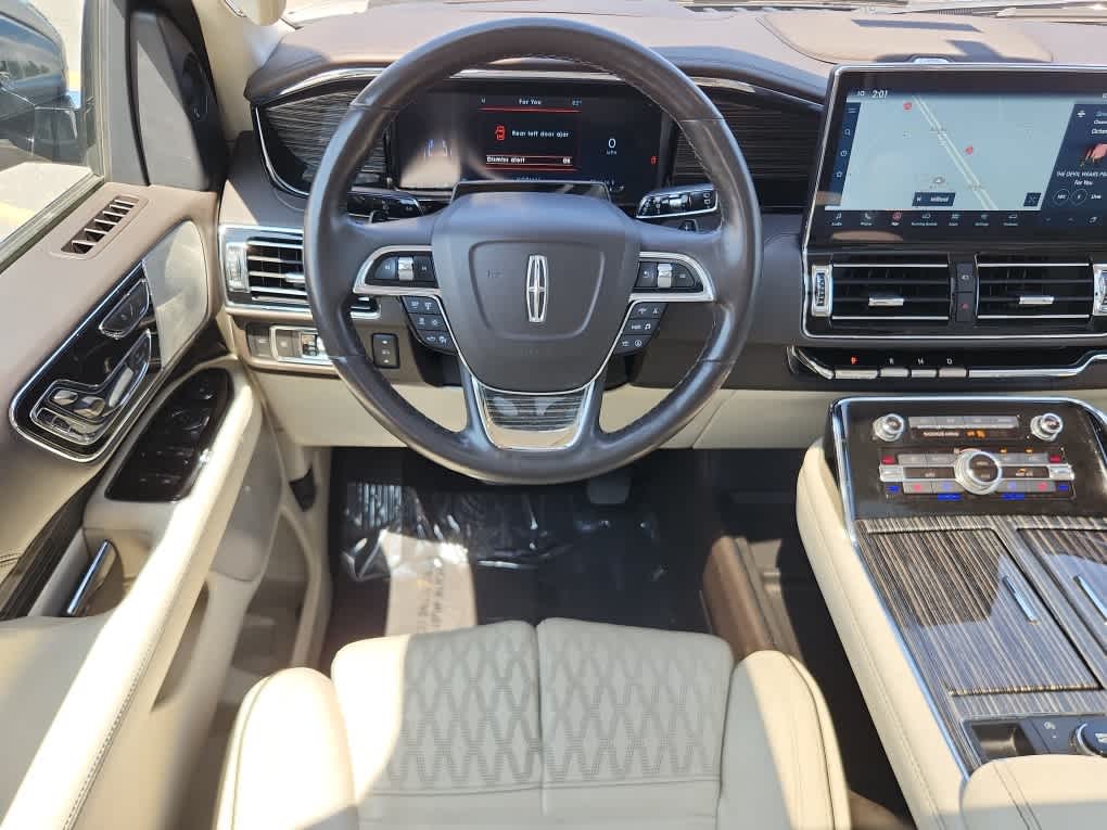 2022 Lincoln Navigator Black Label photo 9