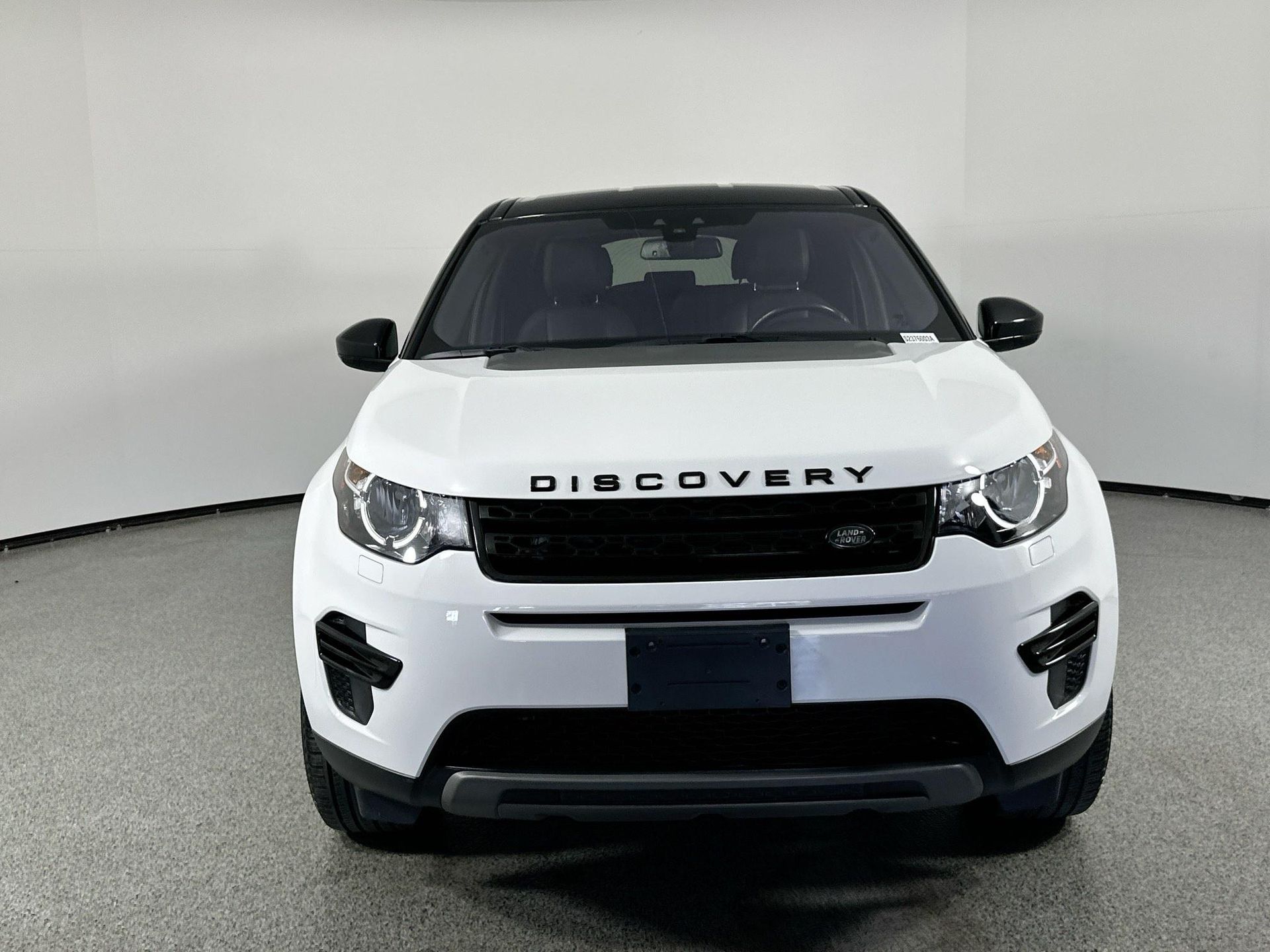 2018 Land Rover Discovery Sport SE photo 2