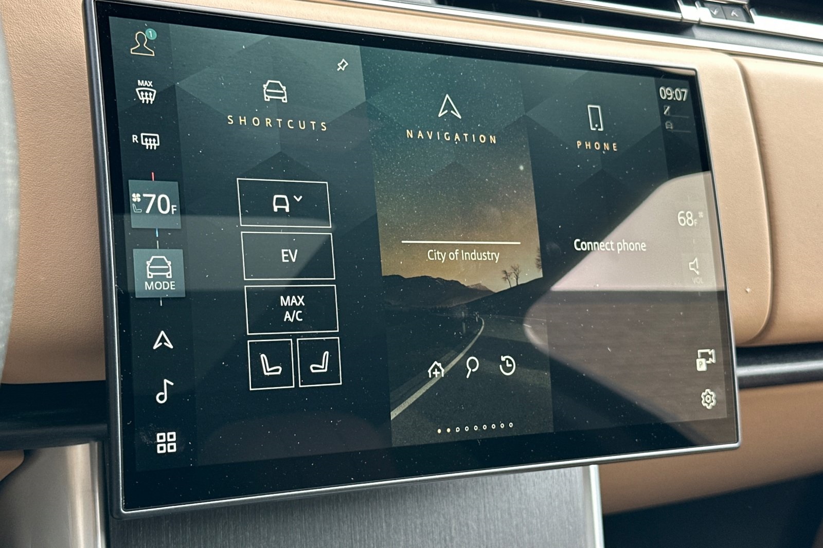2025 Land Rover Range Rover SE photo 19