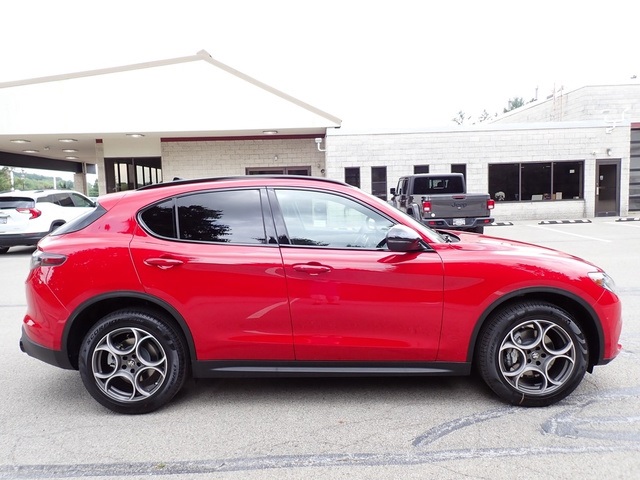 2025 Alfa Romeo Stelvio Sprint Base photo 7