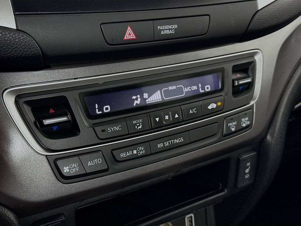 2019 Honda Ridgeline RTL photo 14