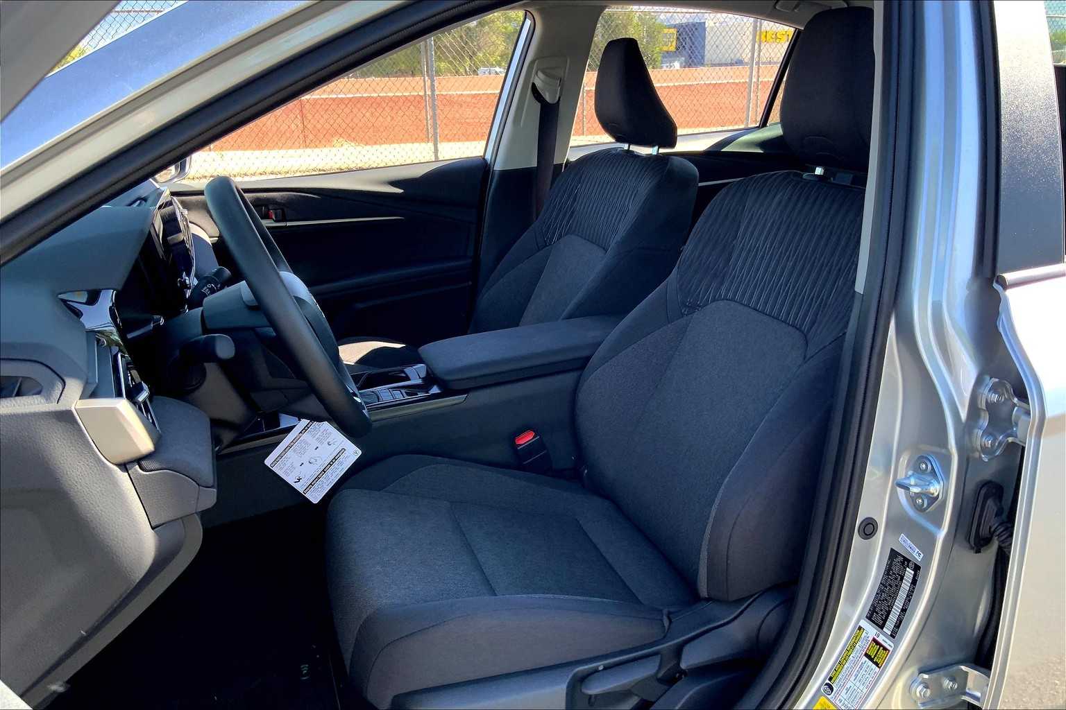 2025 Toyota Camry LE photo 8