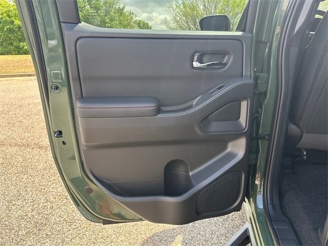 2025 Nissan Frontier PRO-4X photo 3