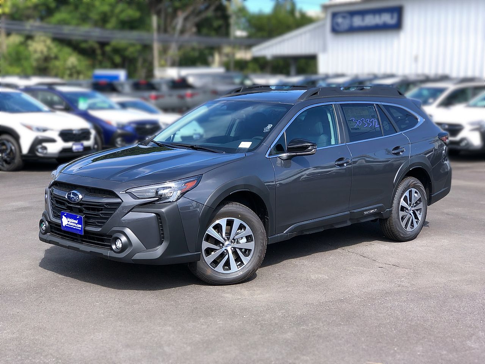 2025 Subaru Outback Premium's photo