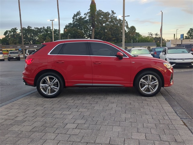 2022 Audi Q3 S line Premium Plus photo 3
