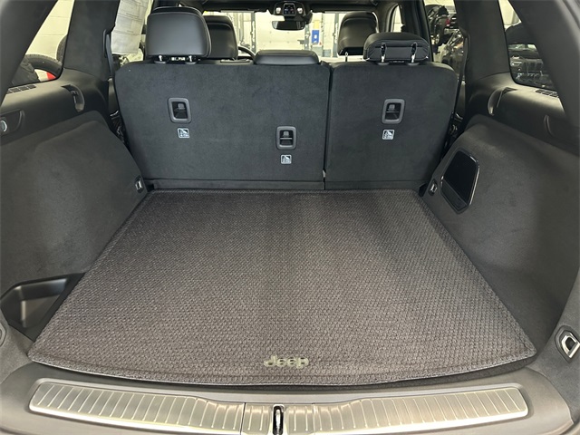 2025 Jeep Grand Cherokee Summit Reserve photo 18