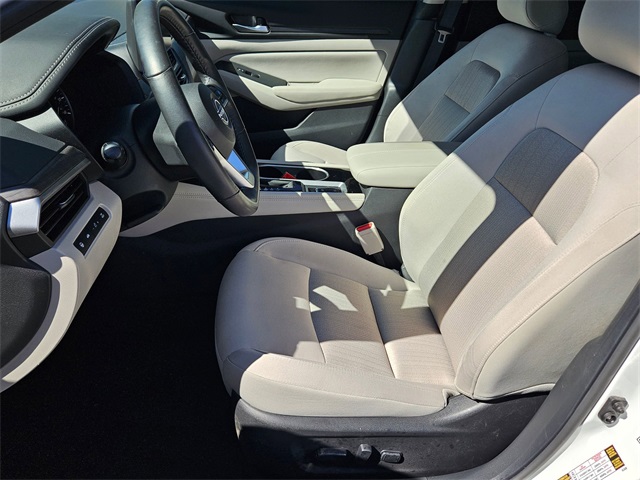 2024 Nissan Altima 2.5 SV photo 13