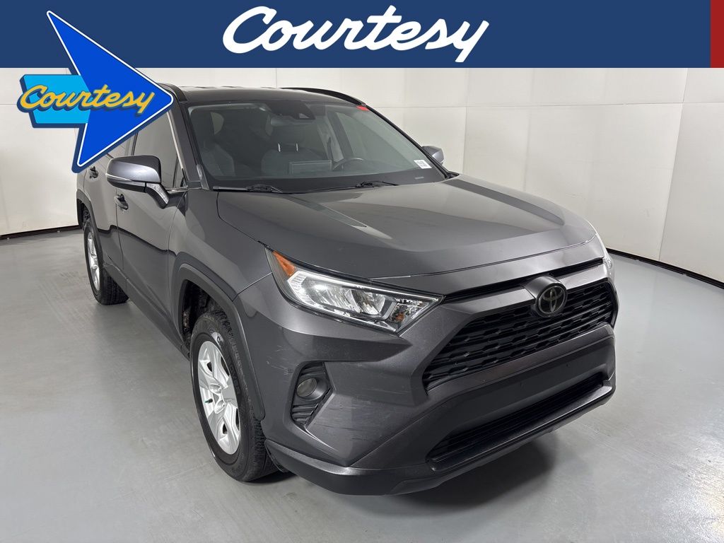 2020 Toyota RAV4 XLE's photo