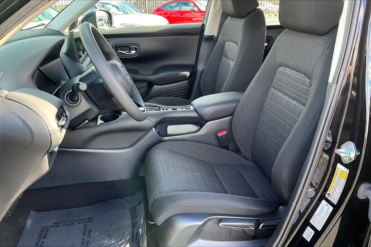 2023 Honda HR-V LX photo 4