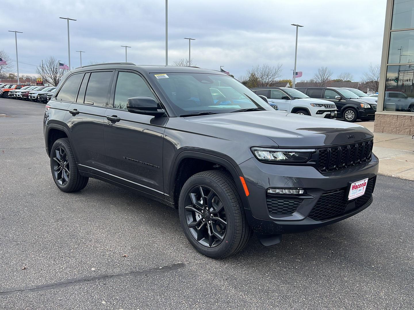 2025 Jeep Grand Cherokee Limited photo 2