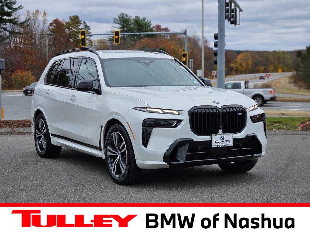 2025 BMW X7 M60i's photo
