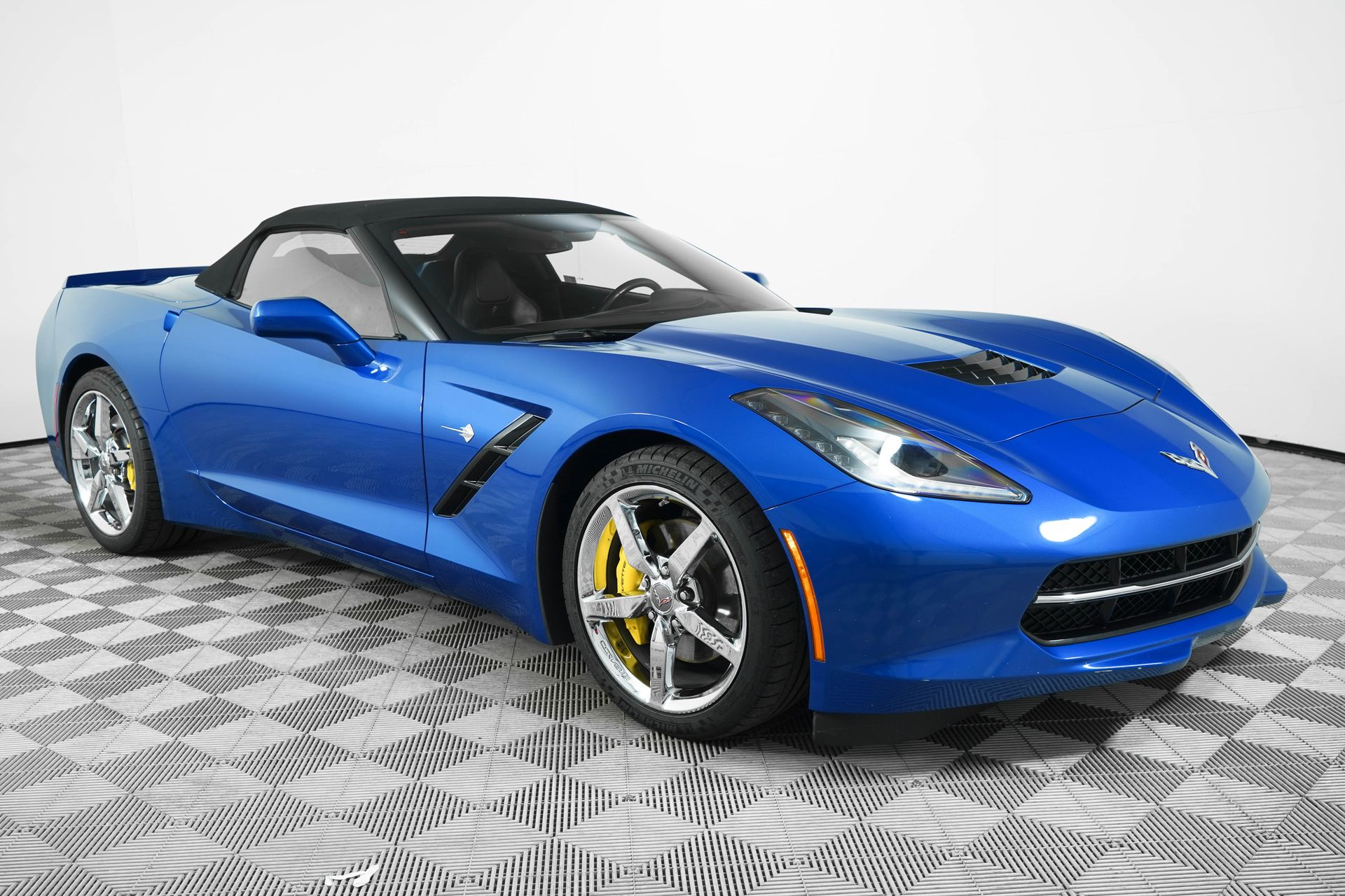 2014 Chevrolet Corvette Stingray Base 3LT photo 2