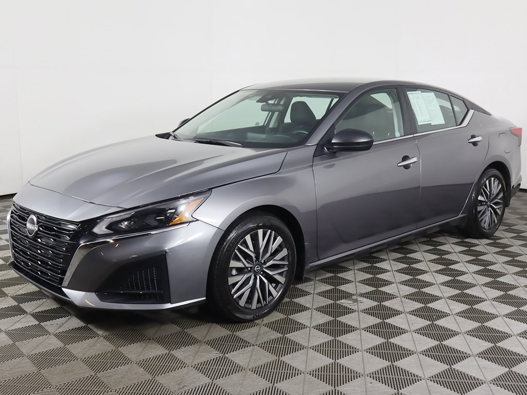 2024 Nissan Altima 2.5 SV photo 4