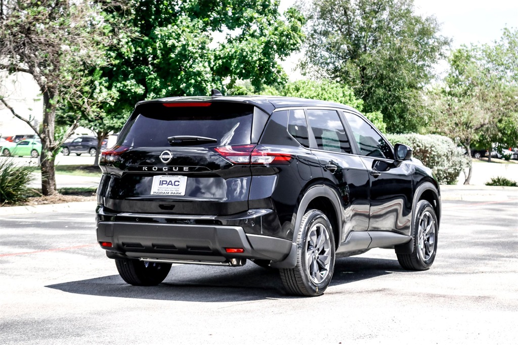 2026 Nissan Rogue SV photo 3
