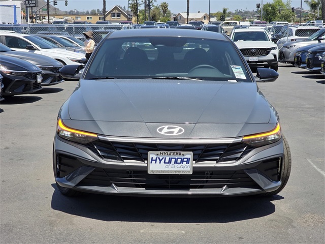 2025 Hyundai Elantra Hybrid SEL Sport photo 2