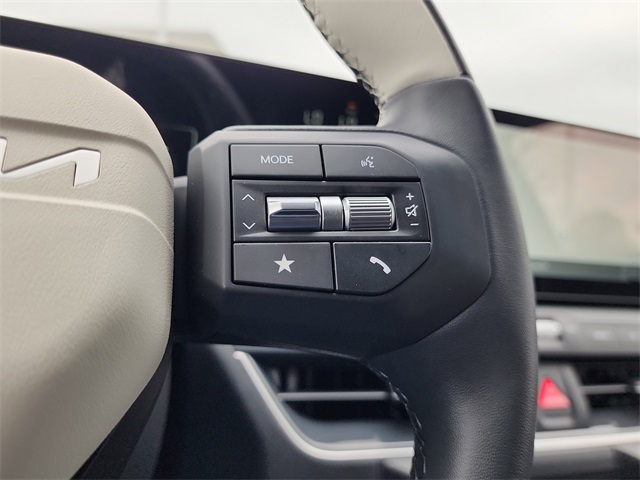 2025 Kia K4 GT-Line Turbo photo 19