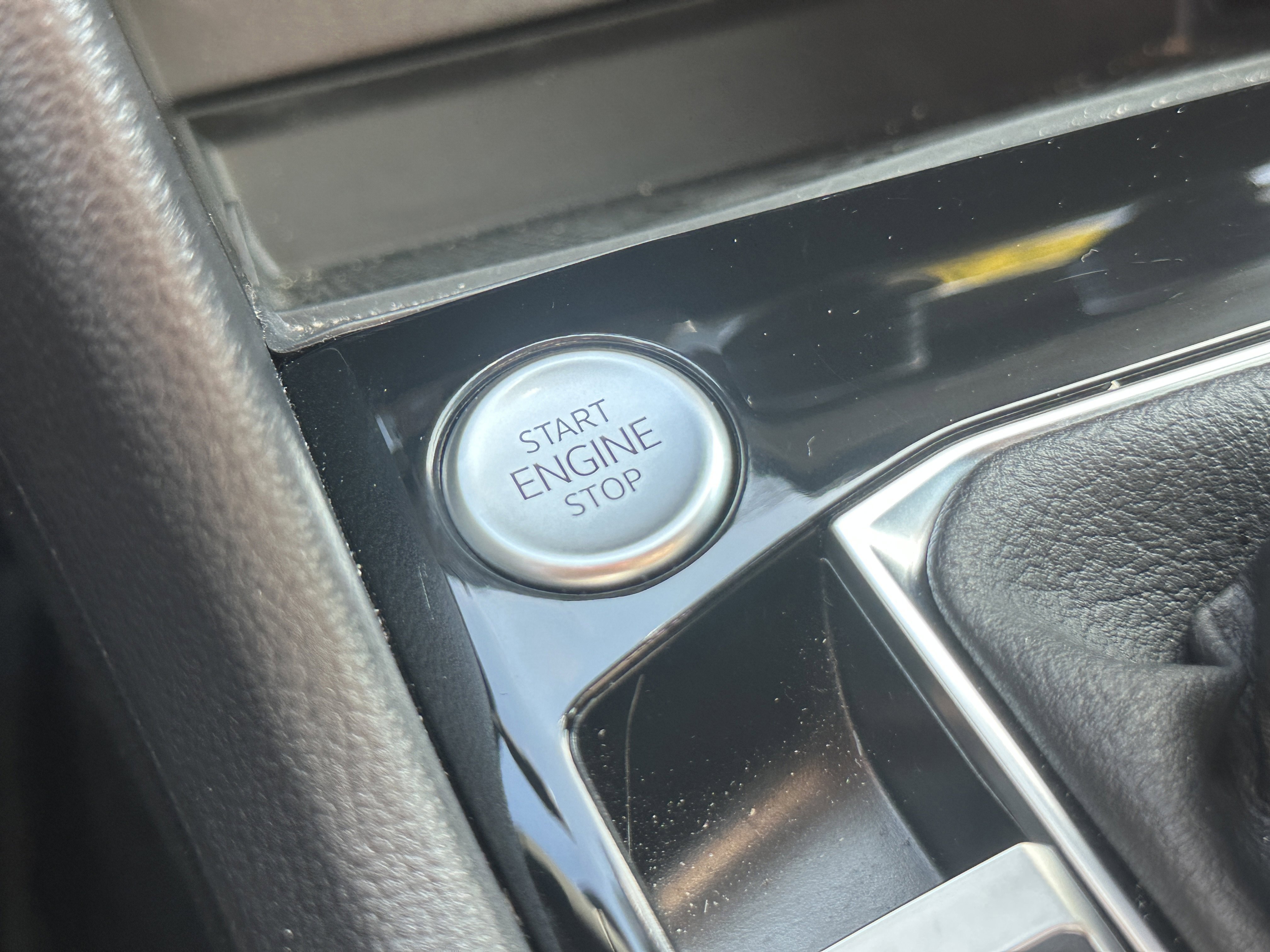 2023 Volkswagen Taos SE photo 10