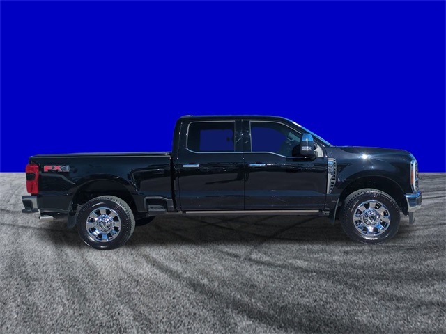 2025 Ford F-350 Lariat photo 3